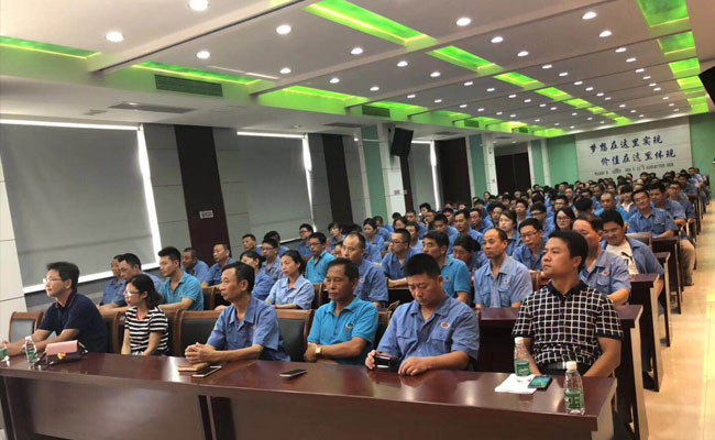全县首家“工匠学苑”在香蕉视频911公司揭牌