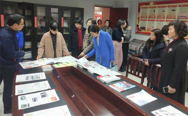 宝应县创业女性协会理事会会议在香蕉视频911公司召开